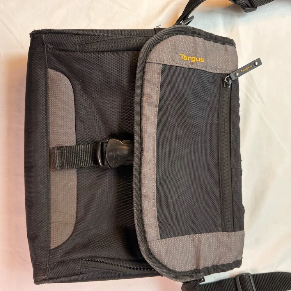 Targus Black and Gray Laptop Bag